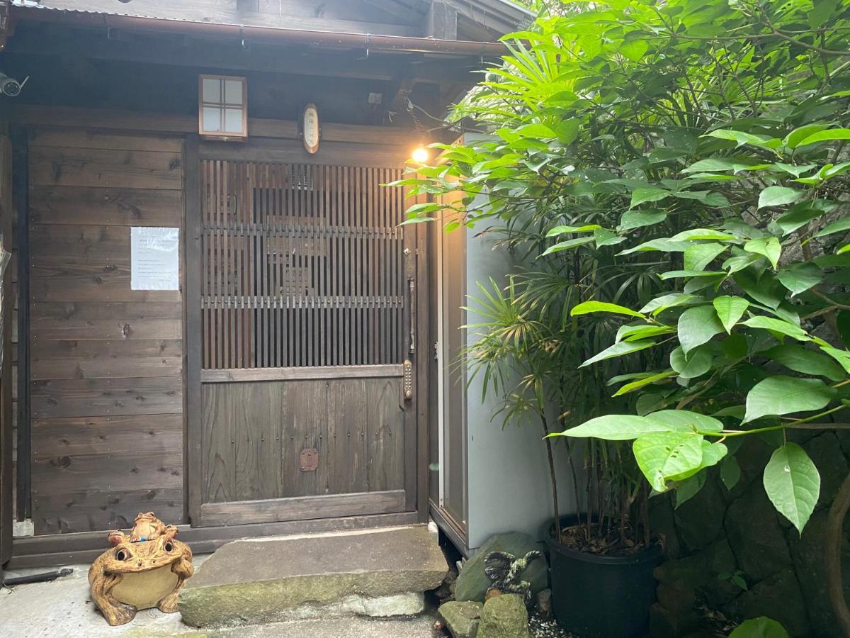 Atami Ikyuan 熱海一休庵 Hotel Exterior photo